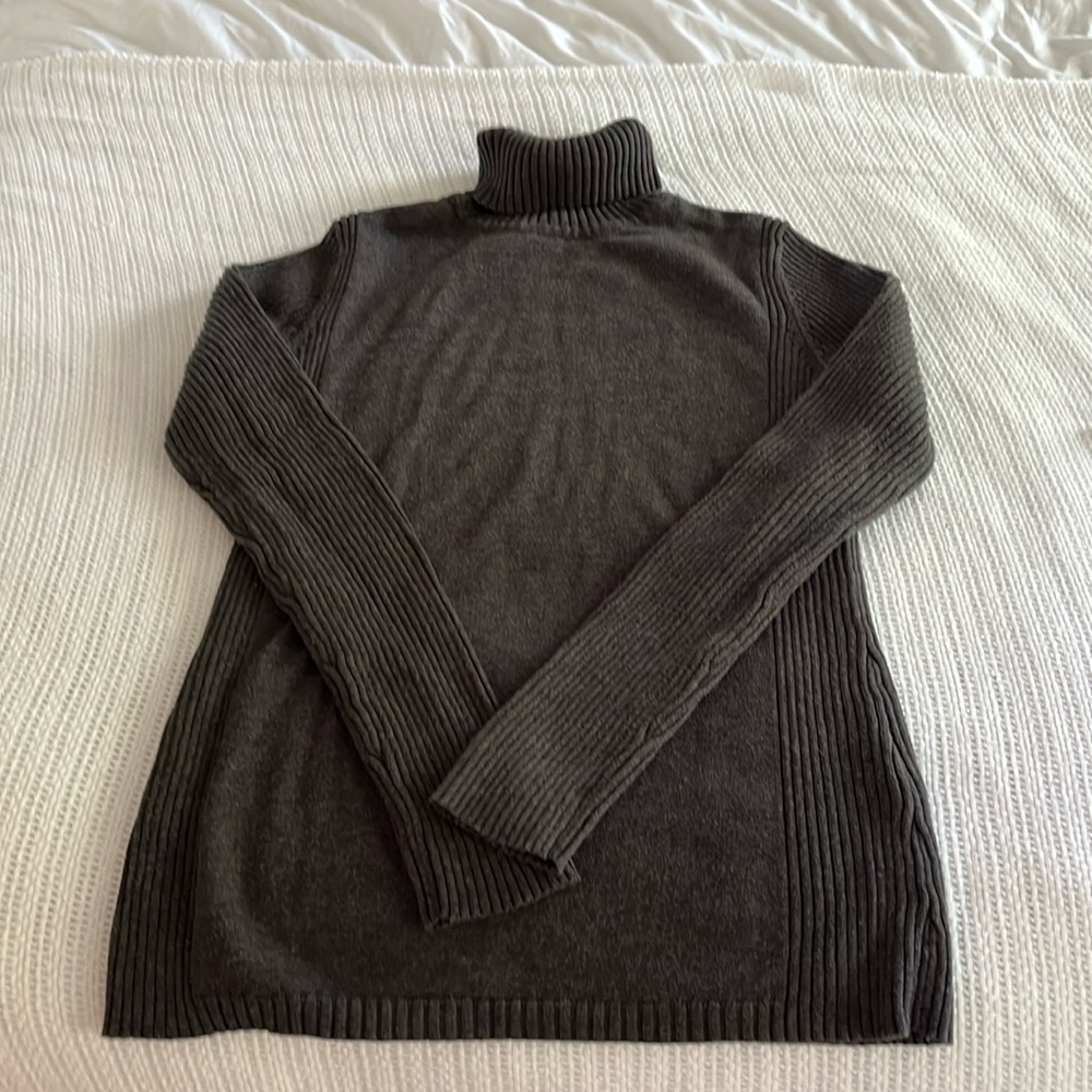 NWOT gray turtleneck